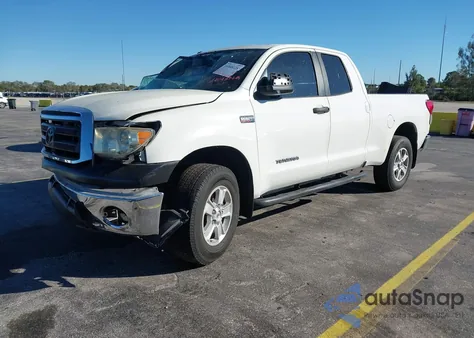 2012 Toyota Tundra Grade 5.7L V8 z USA, uszkodzony, nr VIN 5TFRY5F19CX121652